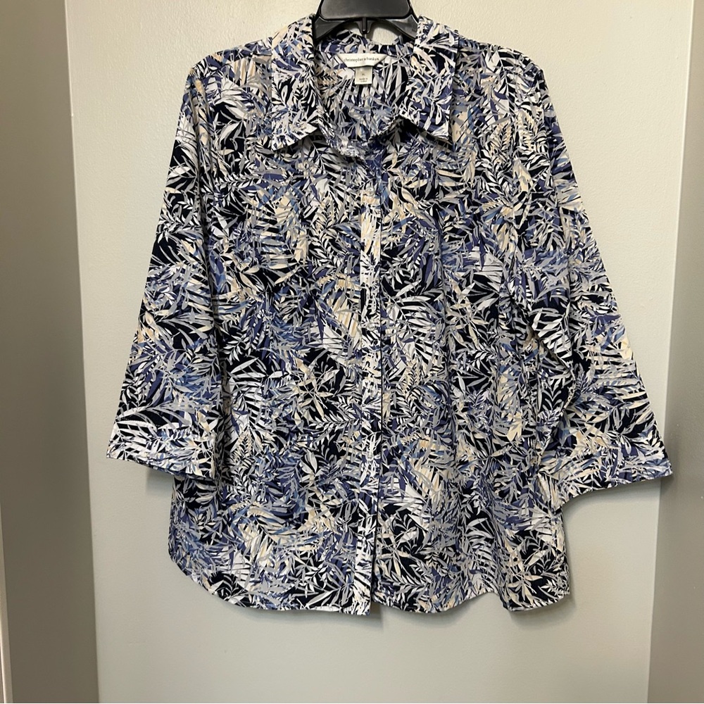 Christopher & Banks Women’s Shirt Size XL  Blue Floral Print Button Down Casual